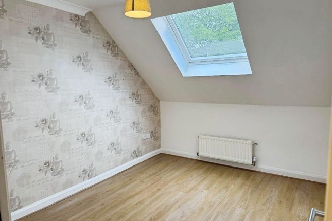19, Salters Garden, Pudsey photo 4