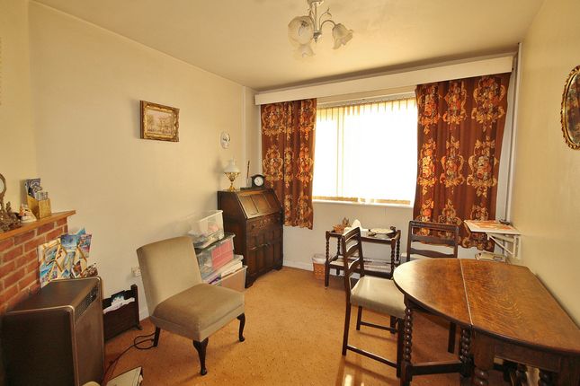 21, Orchard Way, Witney photo 4