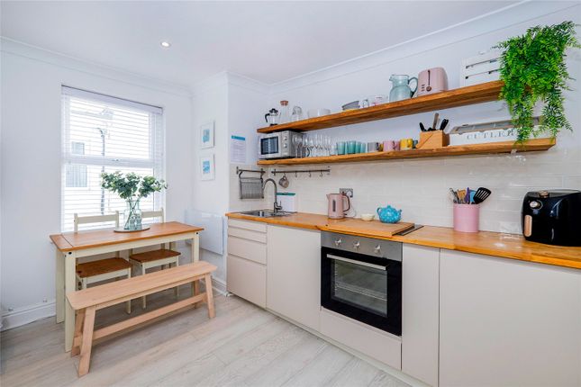 Flat 7, 9-10, Draycott Terrace, Cornwall photo 4