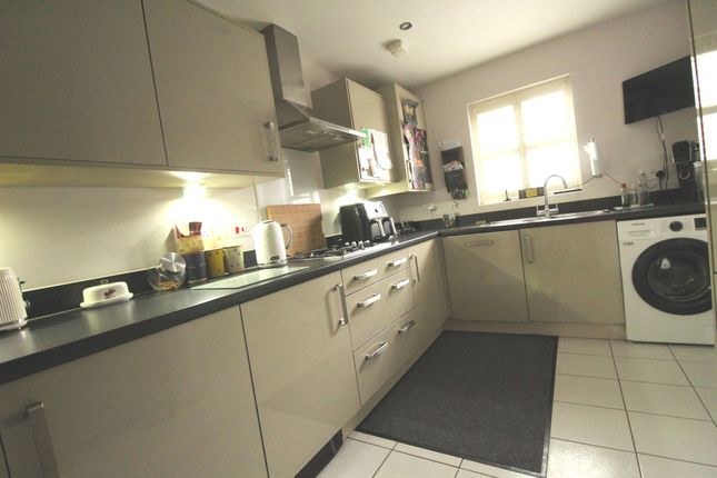 10, Yew Tree Close, Sandy photo 3