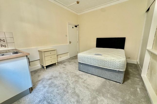 Room 4, 127, Rosary Road, NORWICH photo 3