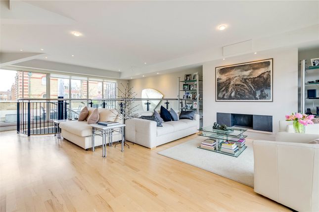 2 Bed Mews House For Sale In Oriel Drive Harrods Village Barnes