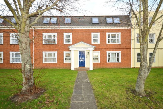 Flat for sale in Dove Place, Aylesbury