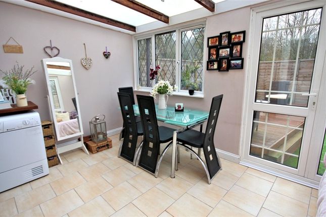 63, Willowmead Close, Woking photo 4