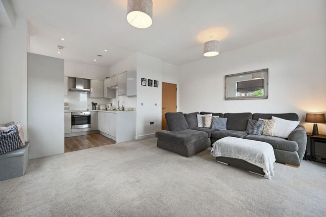 Thumbnail Flat for sale in Station Way, Cheam