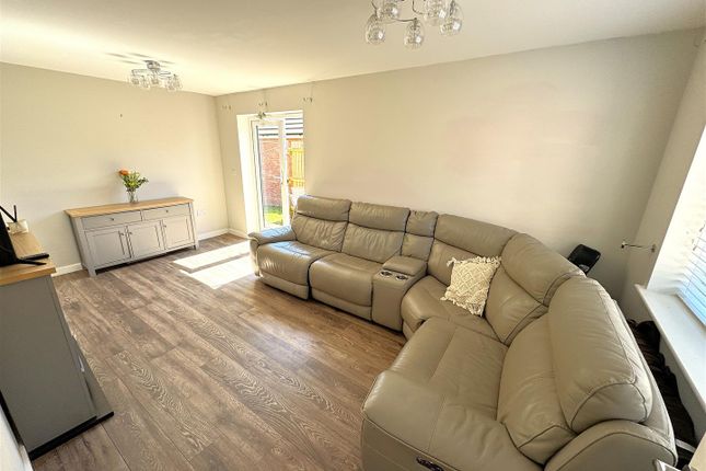 24, Sunningdale drive, Corby photo 2