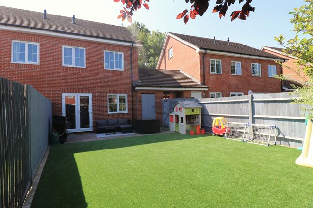 63 Hindmarch Crescent, Southampton photo 4