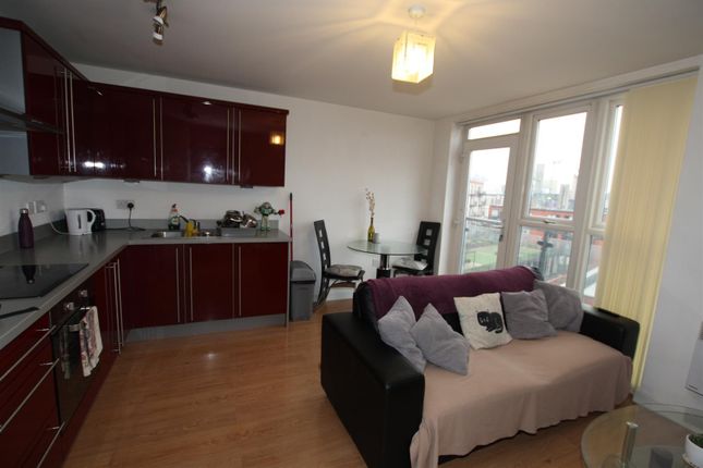 33, Zenith, Salford photo 3