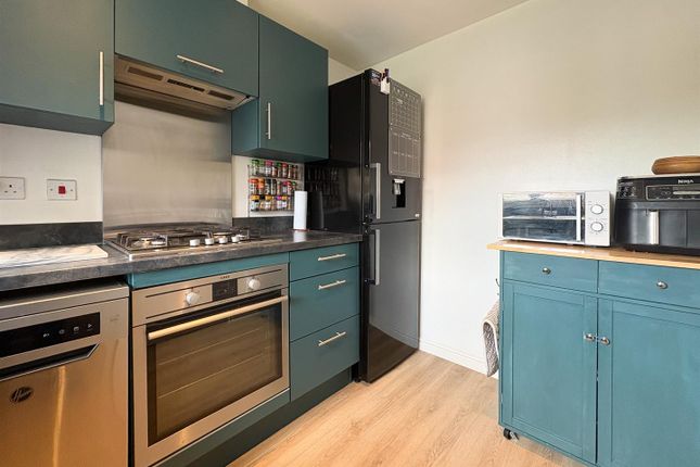 29, Icarus Avenue, Burgess Hill photo 4