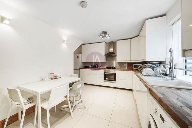 Flat 5,, Bradman House, St. Johns Wood photo 2
