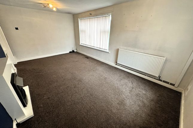 77 Furzebank Way, Willenhall photo 3