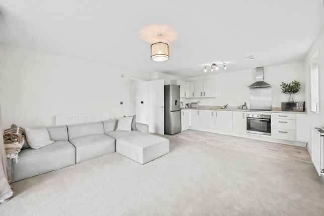 Flat 5, Pear Tree House, William Jessop Way, Bristol photo 3