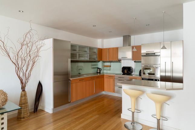 Flat 7, 1, Hans Crescent, London photo 4