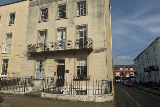 Thumbnail Flat to rent in Southleigh Road, Clifton, Bristol