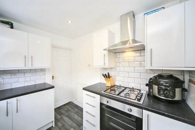 12 Longridge Avenue, Wigan photo 3