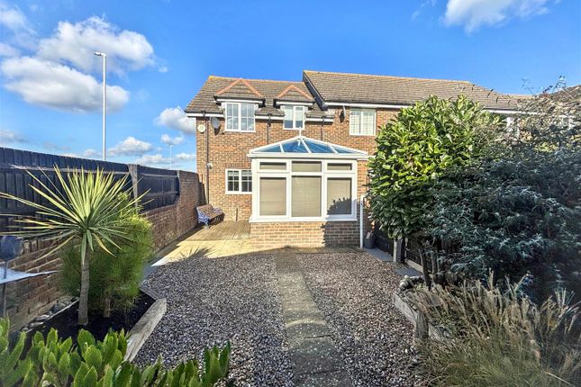 St. Lawrence Way, Eastbourne photo 4