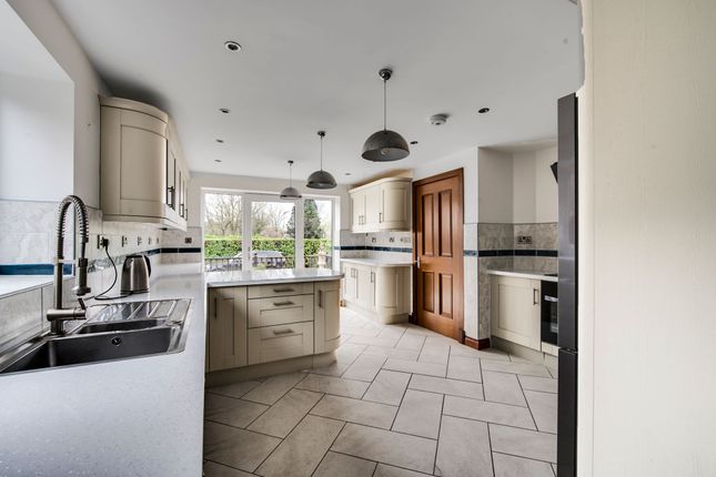 11 The Mount, Stoke-On-Trent photo 4