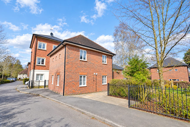 1-bed flat on Bath Place, Winchester, £189,000
