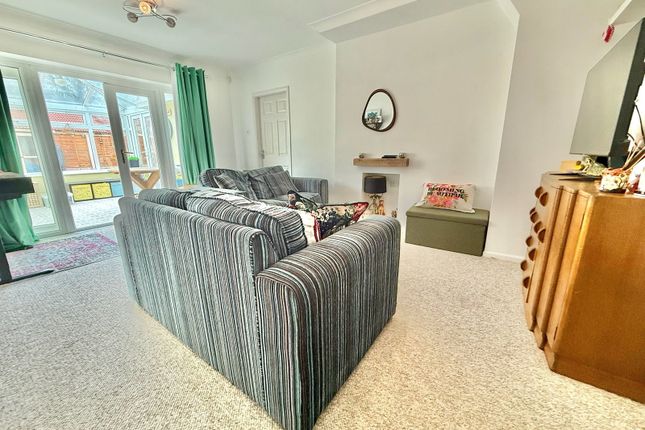 6, Setton Drive, SEDGLEY photo 3