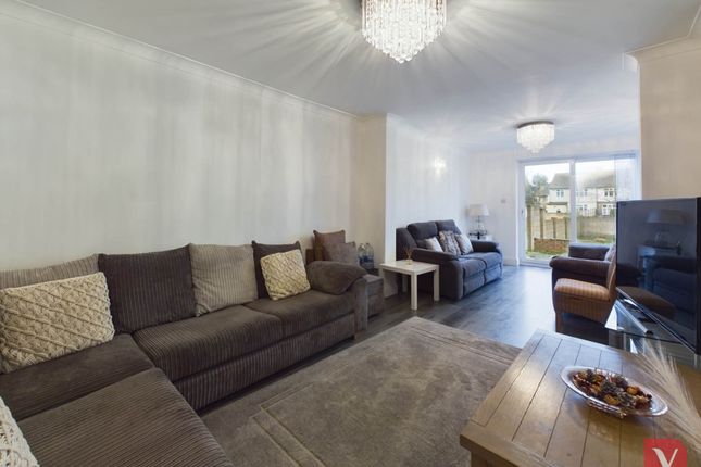 26, St Mildreds Avenue, Luton photo 3