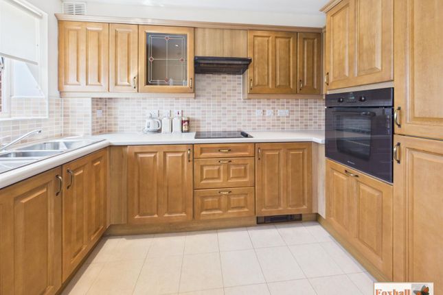 25 Gressland Court, Mead Drive, Ipswich photo 4