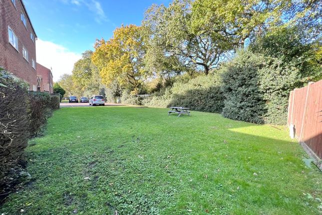 84, Henley Drive, Camberley photo 4