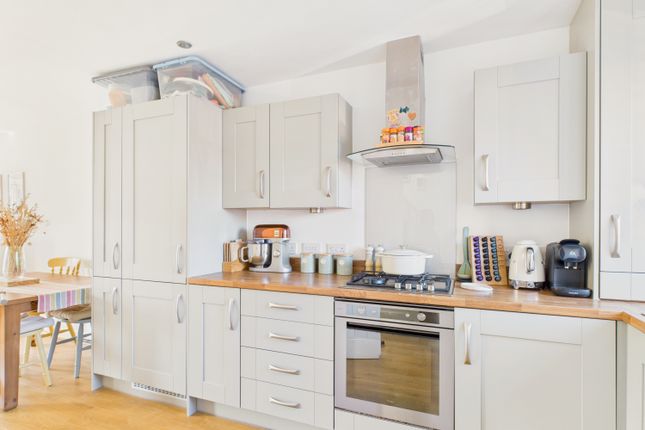 2, Starling Close, Nottingham photo 3