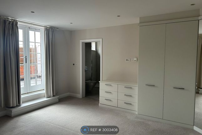 Dene Court, Thompsons Close, Harpenden photo 3