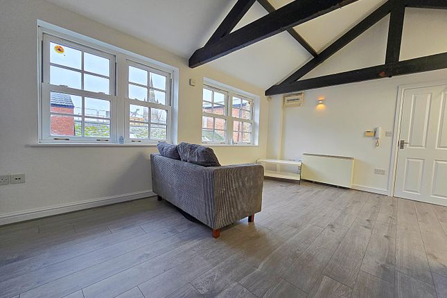 4B, Windsor Court, Rugby photo 4