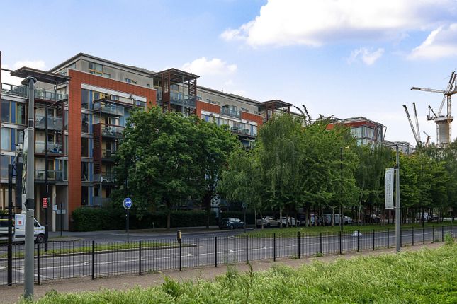 Thumbnail Flat for sale in West Parkside, London