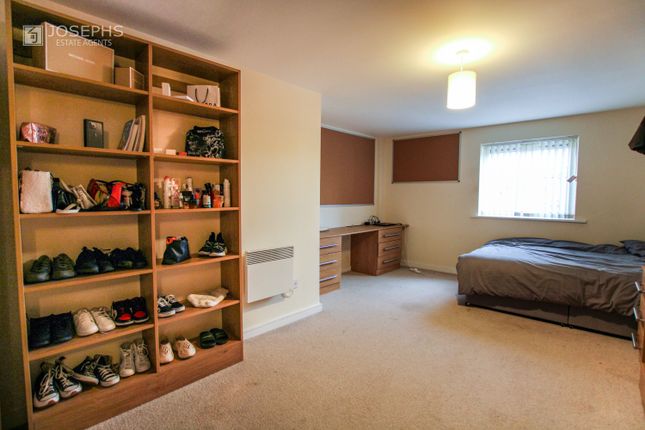 Thumbnail Flat to rent in Marsden Road, Bolton