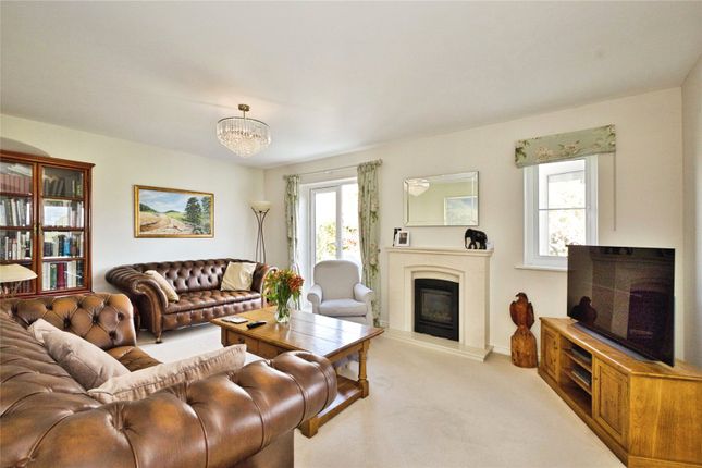 43, St. Michaels Gardens, Somerset photo 2