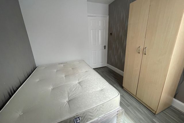 41, Montpelier Rise, Wembley photo 5