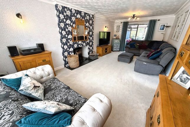 10, The Elms, Clwyd photo 2