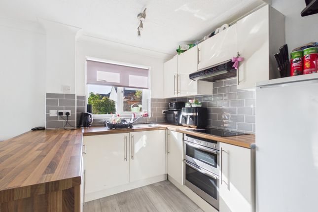 1, Pippins Court, Surrey photo 4
