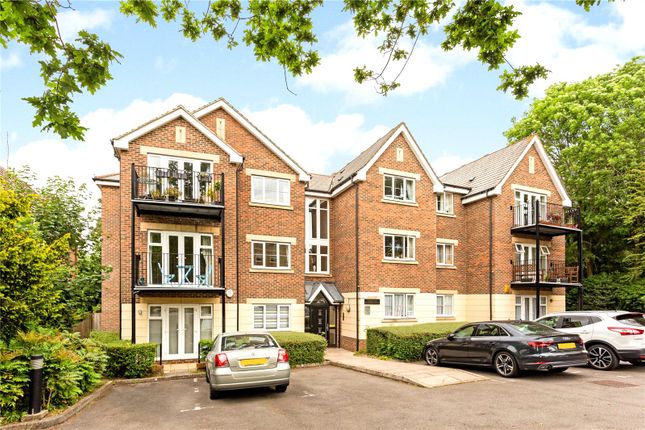 Thumbnail Flat for sale in High Oaks, 33 Eastbury Avenue, Northwood, Middlesex