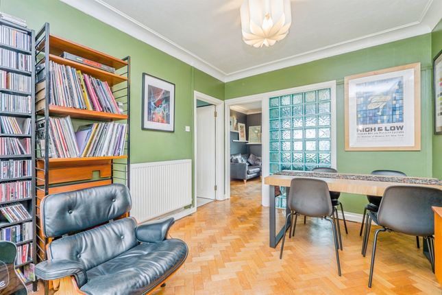 15, Rookwood Close, Cardiff photo 4