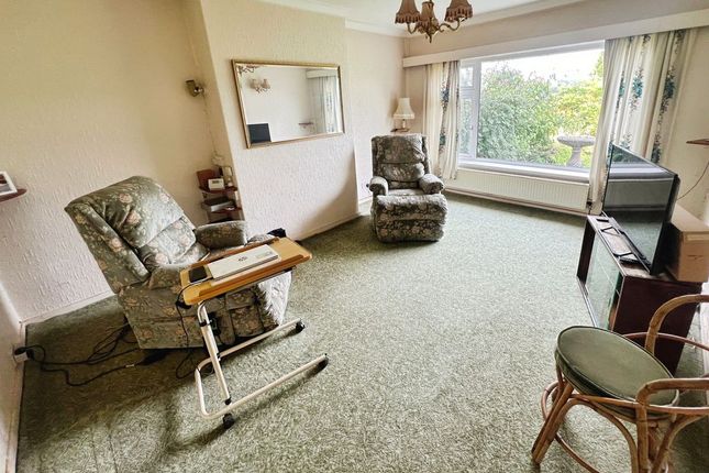 12, Castlecroft Avenue, Bolton photo 3