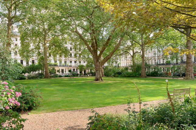 Ennismore Gardens, Knightsbridge photo 4