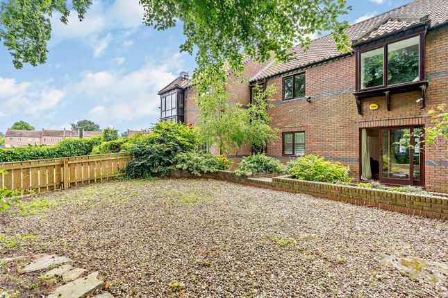 Flat for sale in Beechtree Court, Yarm