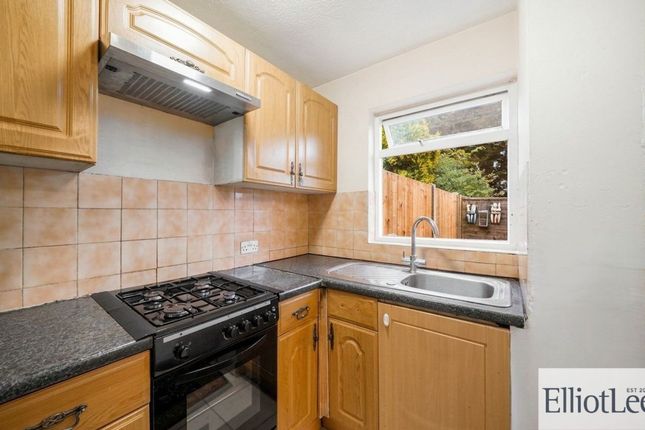 84 Roxeth Green Avenue, Harrow photo 4