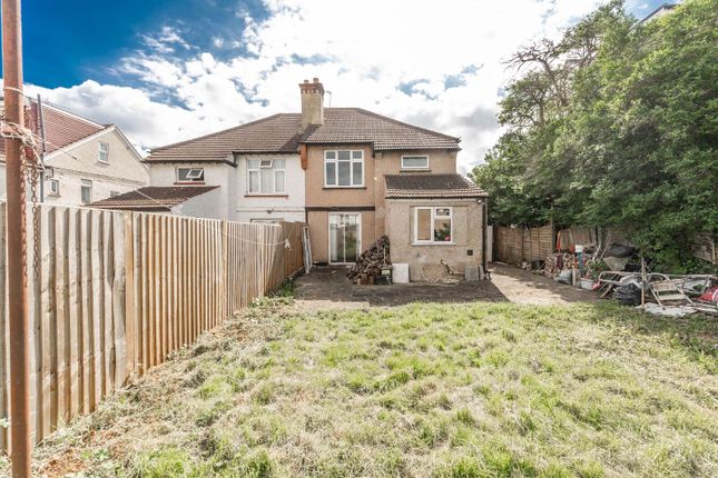 Hillcroft Crescent, Wembley Park photo 4