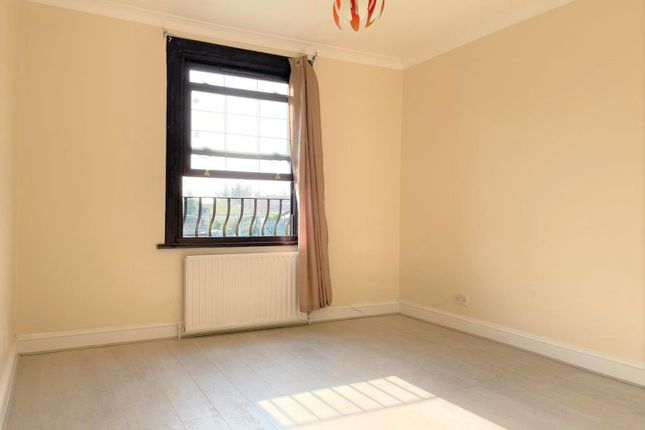 Hollybush Lodge 32, Grange Road, London photo 4