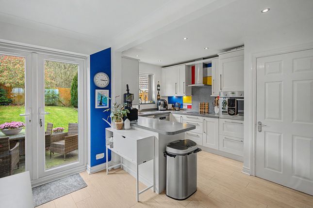 5, Bluebell Walk, Harrogate photo 3