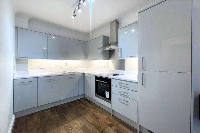 Apartment 40, Dorchester Court, 283, London Road, Surrey photo 3