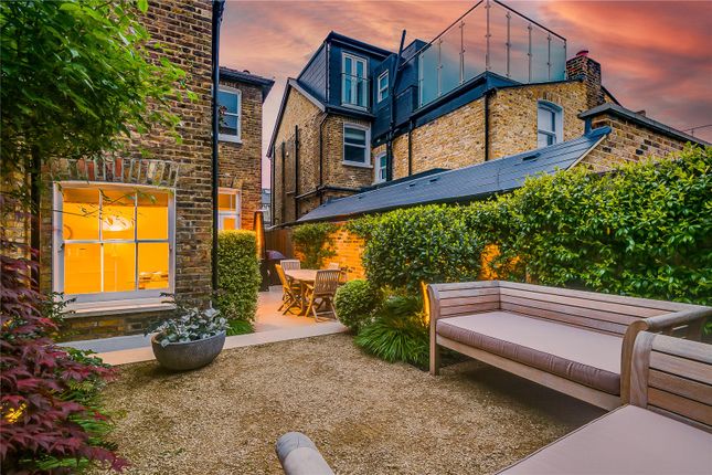 Thumbnail Flat for sale in Northcote Road, London