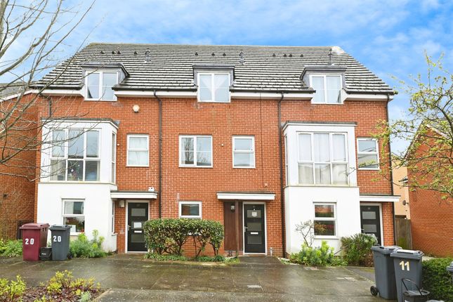 Thumbnail Terraced house for sale in Puffin Way, Reading