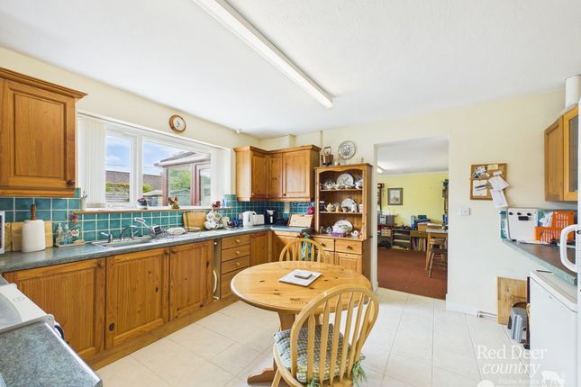 6, Long Lakes, Taunton photo 4