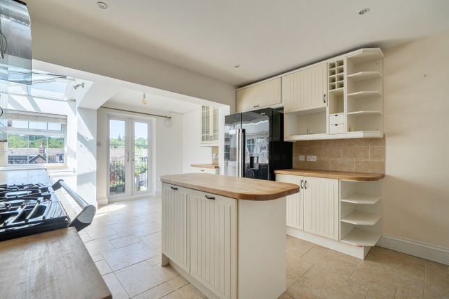 14, Longdene Road, Surrey photo 4