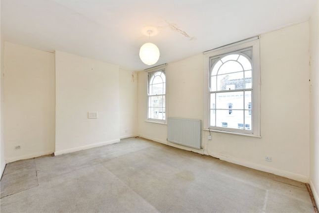 Flat for sale in Baptist Gardens, Kentish Town, London